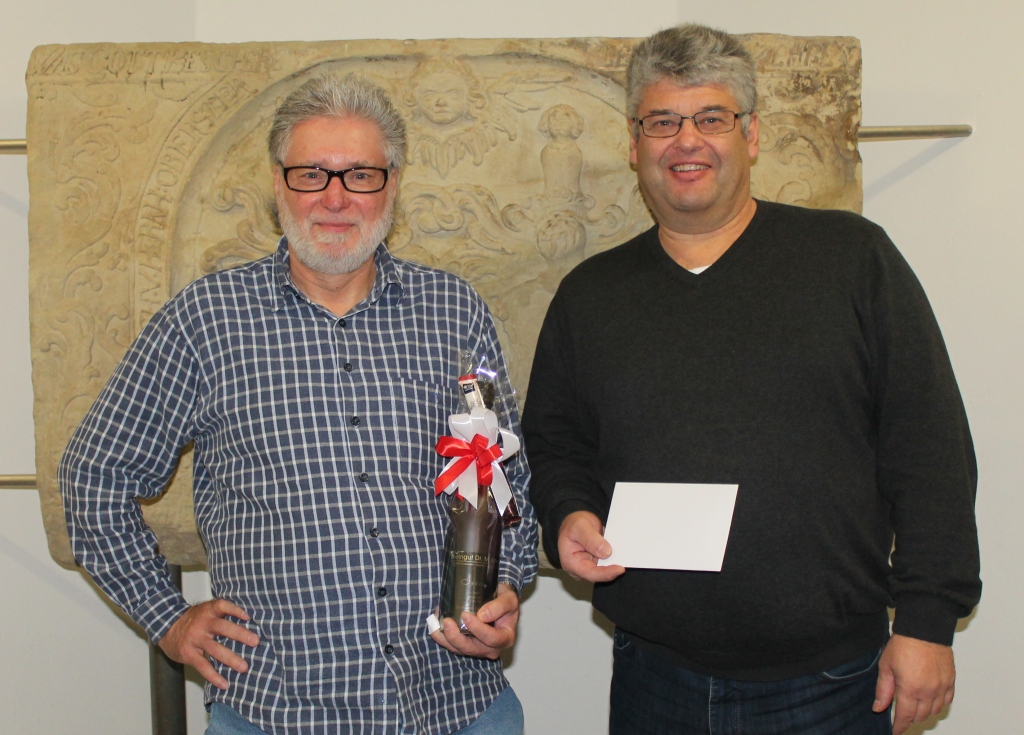 Klaus Vibrans (links) wurde für die 101. Blutspende und Jörg Hartung (rechts) für die 15. Blutspende ausgezeichne