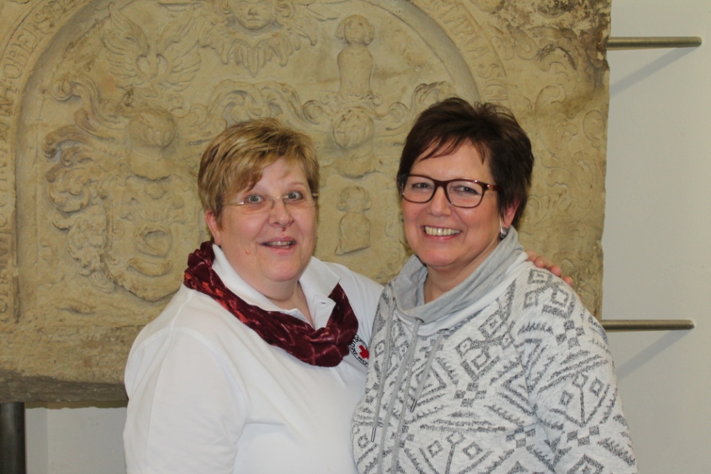 Vorsitzende Bettina Hartung bedankte sich bei Petra Fernandez  (Foto: K. Hartung)