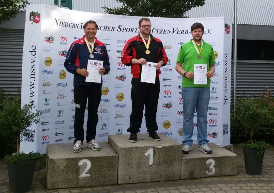 Philip Aranowski (SC Herrhausen) gewinnt Gold mit der Luftpistole