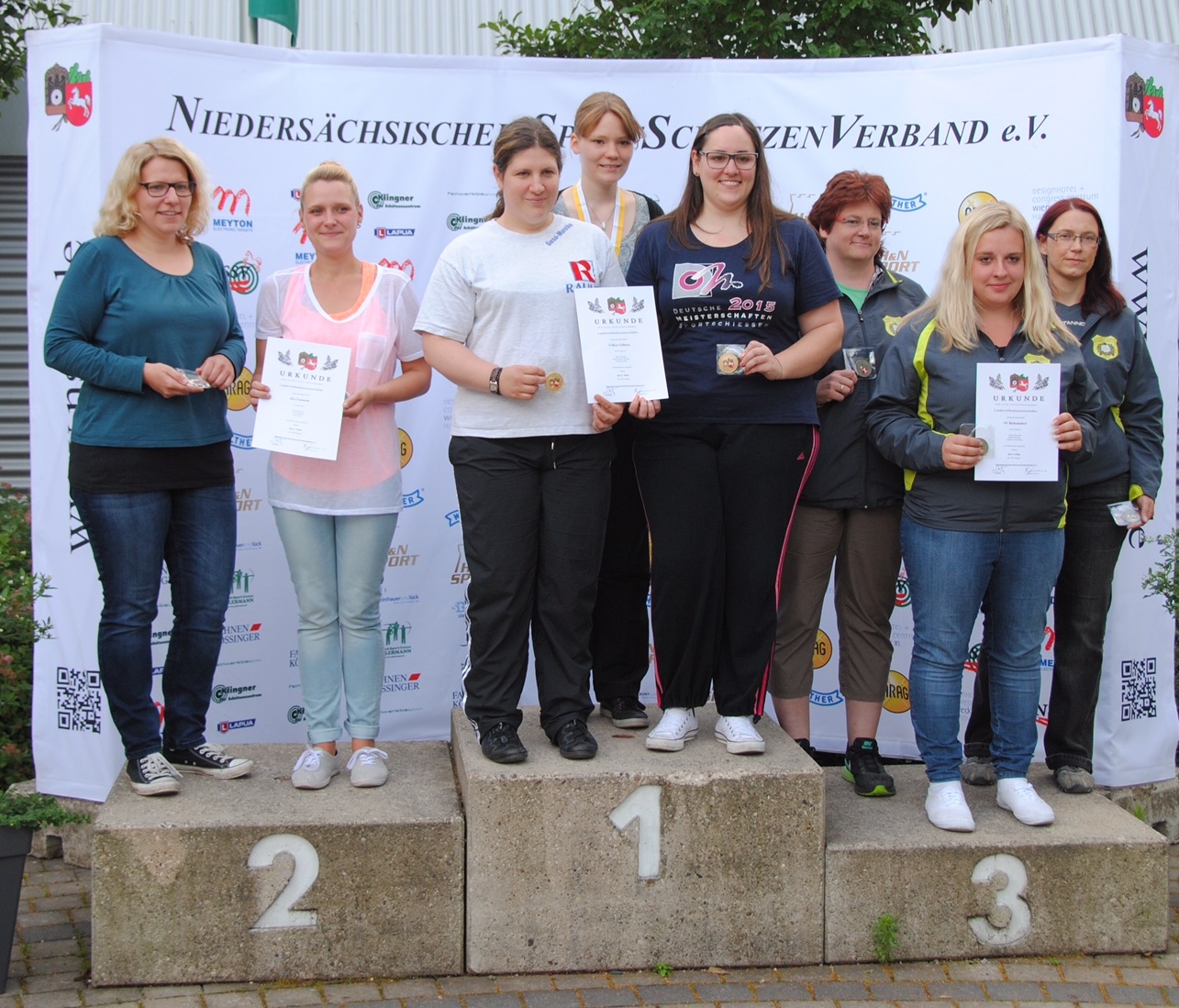 Vanessa Celino (SC Herrhausen) gewinnt mit der Manschaft in der Disziplin Sportpistole .22 die Goldmedaille
