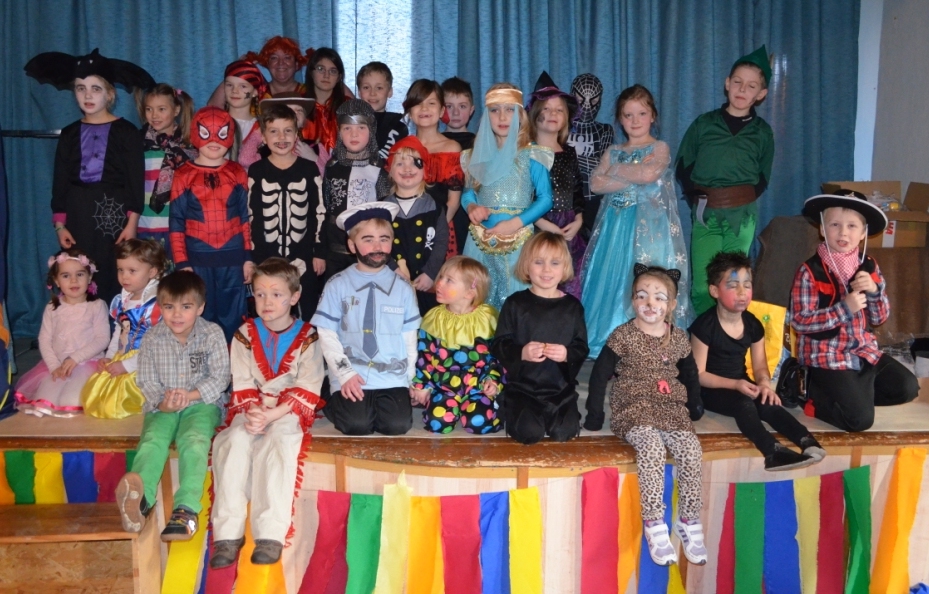 Rasselbande beim Kinderfasching in Herrhausen